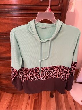 Mint Leopard-Trim Hoodie Sweatshirt - Women